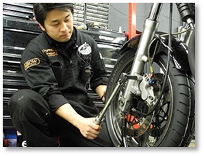 バイクブロスとナップスが業務提携し「バイクタイヤ取り付けサービス」を提供開始