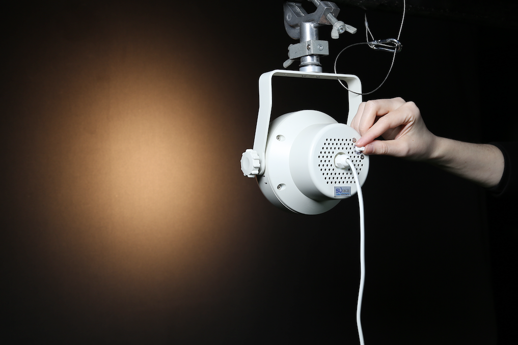 業界初、1台7役、７つの色温度設定可能な業務用LEDスポットライトSL1MK-III5月27日発売