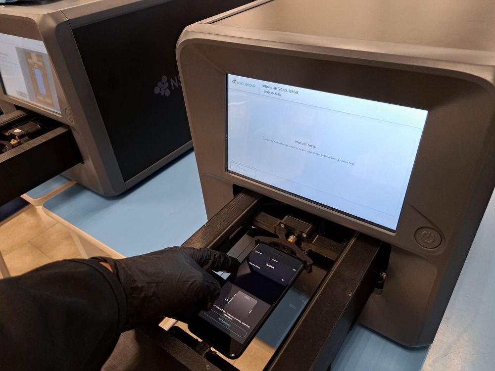 中古スマホの最大の課題が解決。ニューズドテックが自動検品ロボットを国内に販売開始