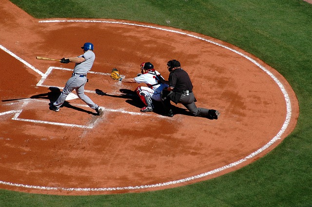 自虐経済から脱却を　スポーツ界を見習え