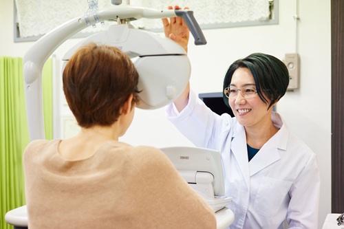 視能訓練士によるきめ細やかな対応と最新機器を用いた視力検査で 「見え方の不便」をサポート