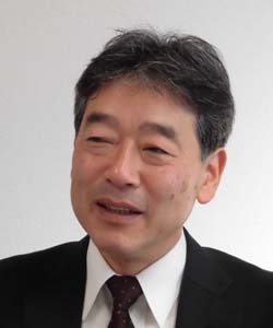 柴田明夫支店長.jpg