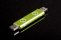 USB デバイスで簡単ファイル共有！ 複雑な設定不要！