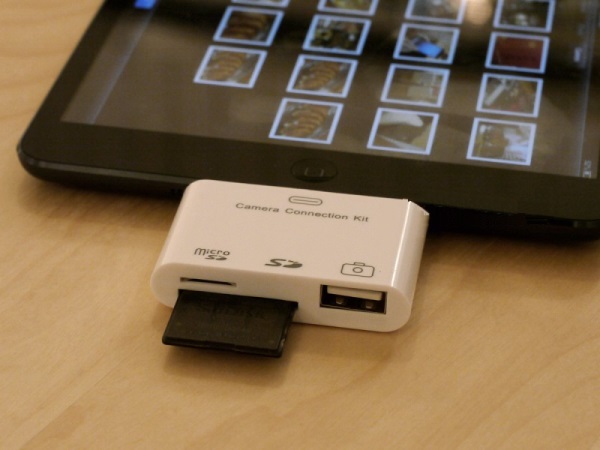 iPad miniカードリーダーでUSBメモリ、SDカード、microSDカードが使える！！