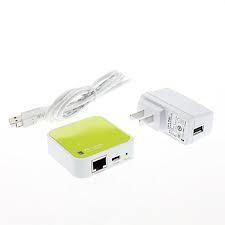 出張先やホテルで使えるWiFiルーター<軽量約30g 超小型>