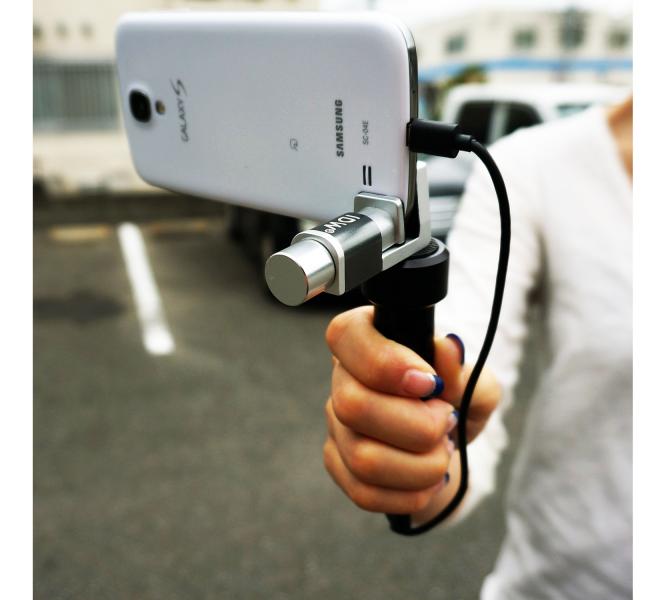 長時間撮影が快適に！スマホ撮影の幅を広げるバッテリー内蔵グリップ「Superhandle I」発売
