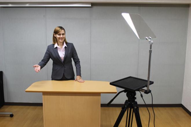 三脚型スピーチプロンプター販売開始「高さ自由自在！」
