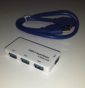 USB 3.0 HUB 4 ポート 前面 3／側面 1 ポートの小型タイプ