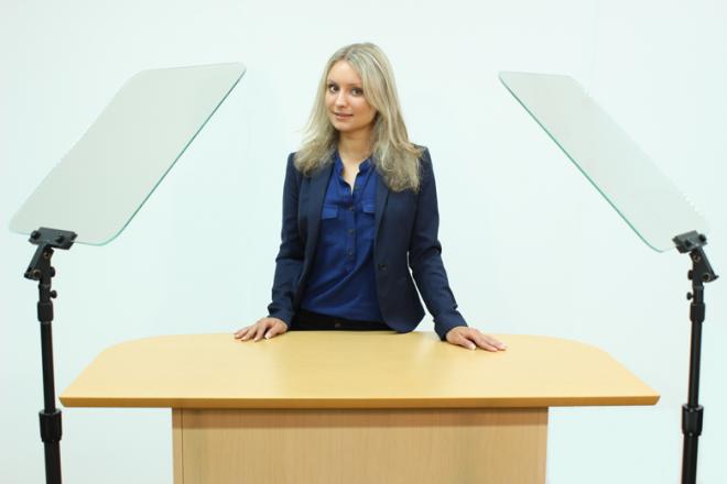 株主総会向けに議長に対応指示が出せるスピーチプロンプターセットの販売とレンタル開始