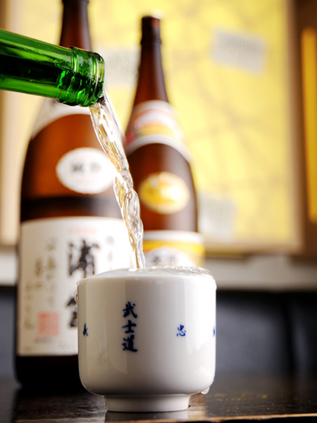 １０月１日「日本酒の日」。夢酒・ゆめぜんグループ店舗で振る舞い酒を実施し「全国一斉 日本酒で乾杯！」