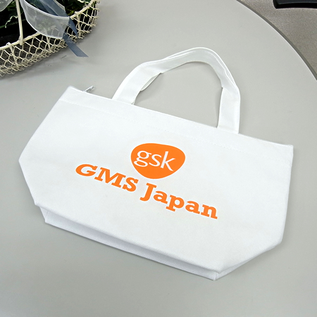 ノベルティグッズ制作事例のご紹介 「ヘルスケア企業が保冷バッグを制作、医療イベントで 」