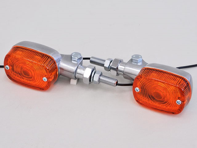往年の名作ウインカーをリスペクトした「オリジナルアルミウインカー