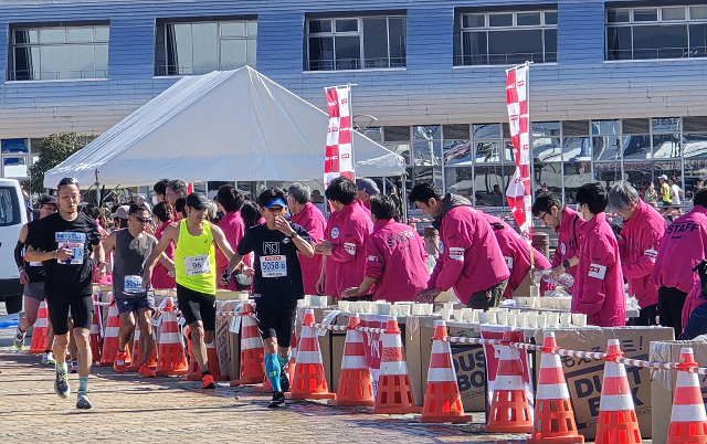 「第17回いわきサンシャインマラソン」に協賛　給水所ボランティアも実施