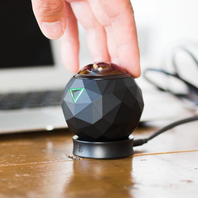 フロンティアファクトリー、360°VRアクションカメラ「360fly」本日より予約販売開始