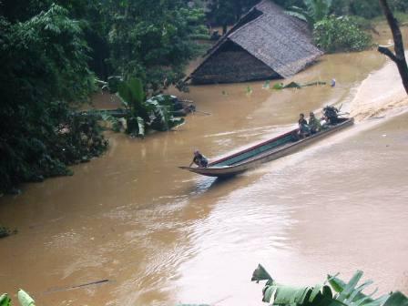ミャンマー（ビルマ）難民キャンプでの水害支援を開始します