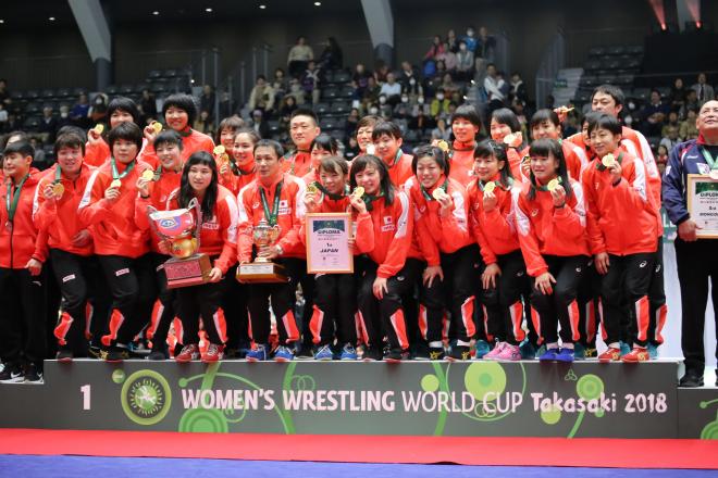皆川博恵選手が代表として出場した「女子レスリングワールドカップ」で 日本チームが金メダルを獲得！