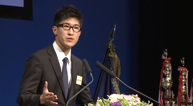 次代を担う青少年が日本と世界が直面する諸問題に対しての打開策を英語でスピーチ