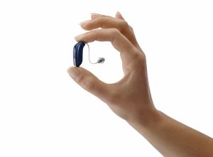 オーティコン、6月6日補聴器の日に際し、長期的な聴覚ケアの重要性を提言