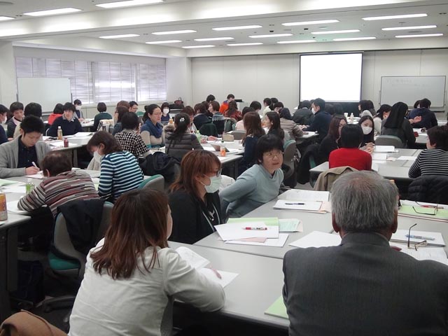 介護の専門性が高まる「新しい総合的認知症ケア研修会」を大阪・東京の2大都市で開催