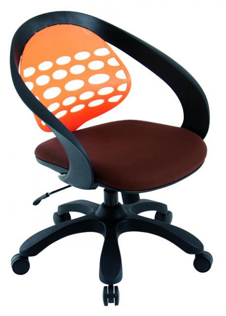 「欲しくなる事務椅子」を目指したコンパクトチェアシリーズ拡充。