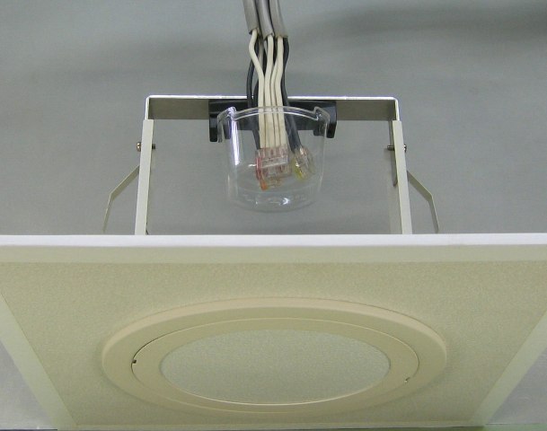天井裏電線のジョイント（接続）や点検が室内から簡単にできる／ジョイント点検口の新製品