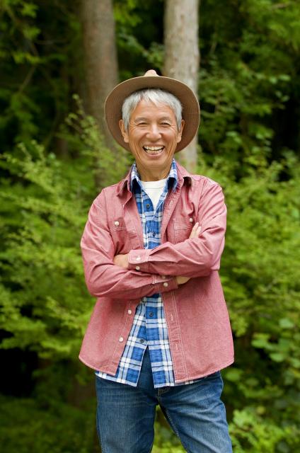 芸能界きってのアウトドア派、清水国明の森と湖の楽園で、大自然を生かした社員研修を行なっています。