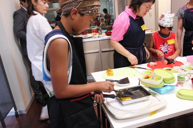 ひろがれ！「弁当の日」　講演会＆子ども料理教室を新宿ショールームにて開催